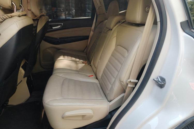 Used Ford Edge 2015 2.0T GTDi Two-Wheel-Drive High-Line Version Left Rear Seat