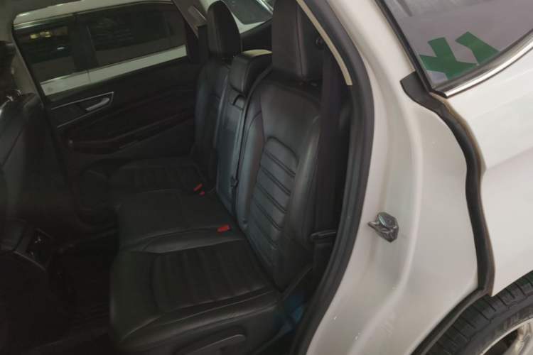 Used Ford Edge 2015 2.0T GTDi Two-Wheel-Drive High-Line Version Left Rear Seat