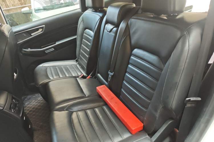 Used Ford Edge 2015 2.0T GTDi 4x4 High-Grade Model Left Rear Seat