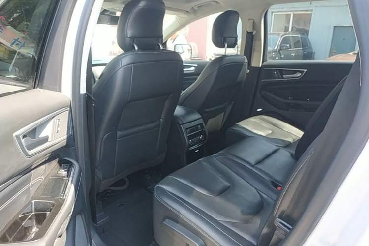 Used Ford Edge 2015 2.0T GTDi Four-Wheel Drive Prestige Model Left Rear Seat