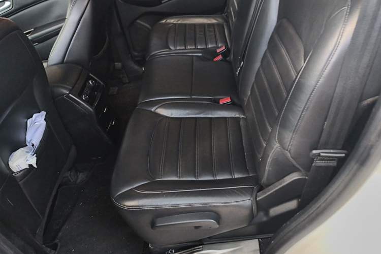 Used Ford Edge 2015 2.0T GTDi Two-Wheel-Drive Platinum Edition Left Rear Seat