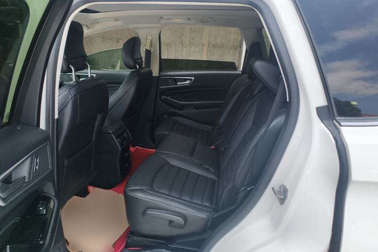 Used Ford Edge 2015 2.0T GTDi Two-Wheel-Drive High-Line Version Left Rear Seat