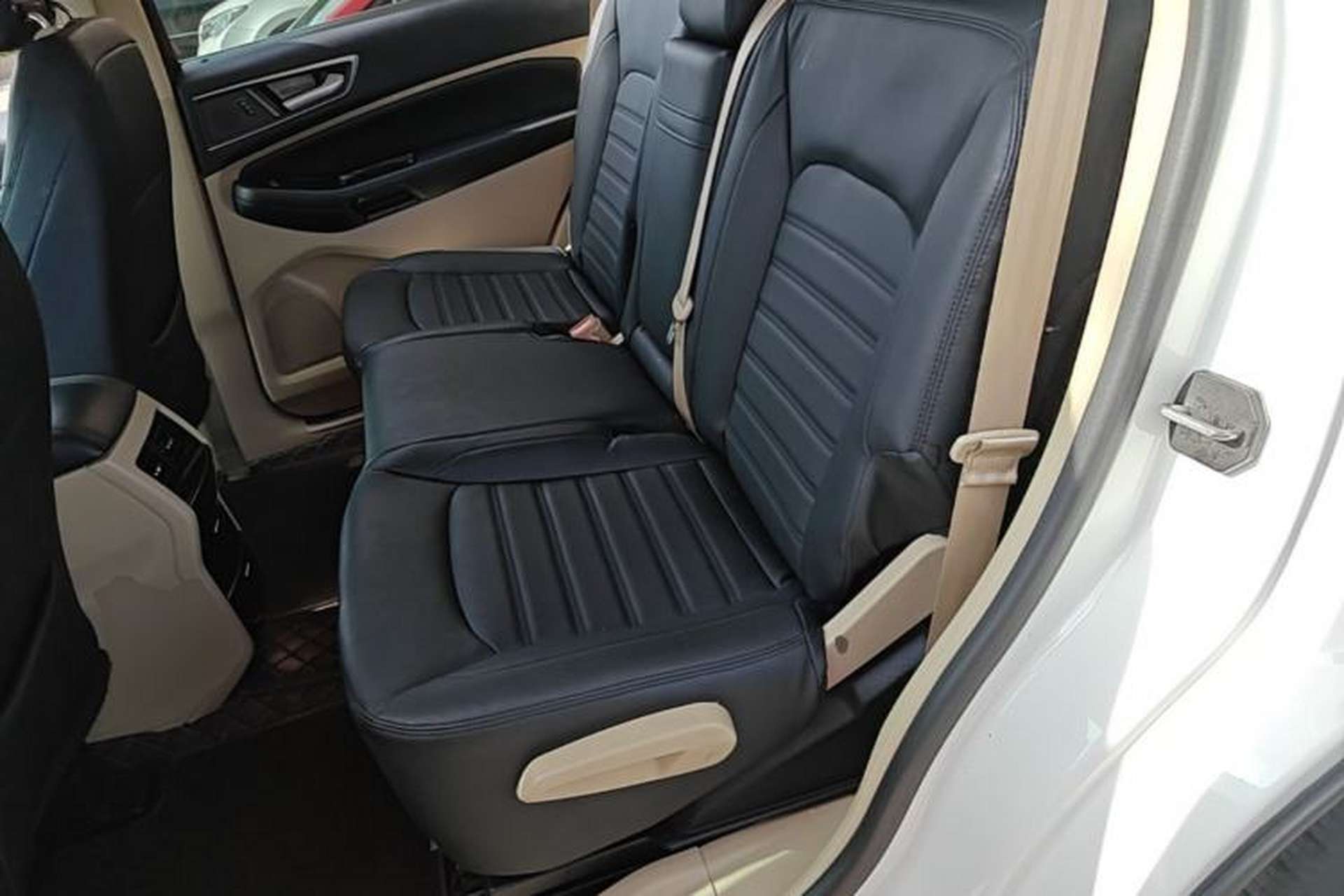 Used Ford Edge 2015 2.0T GTDi Two-Wheel-Drive Elite Edition Left Rear Seat