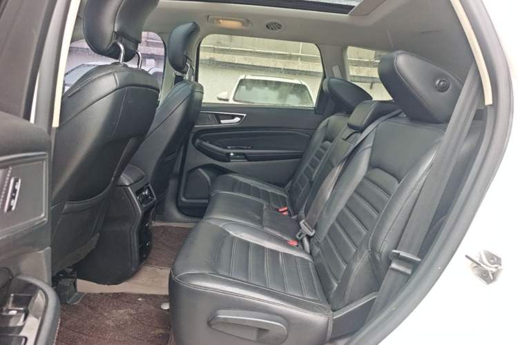 Used Ford Edge 2015 2.0T GTDi 4x4 High-Grade Model Left Rear Seat
