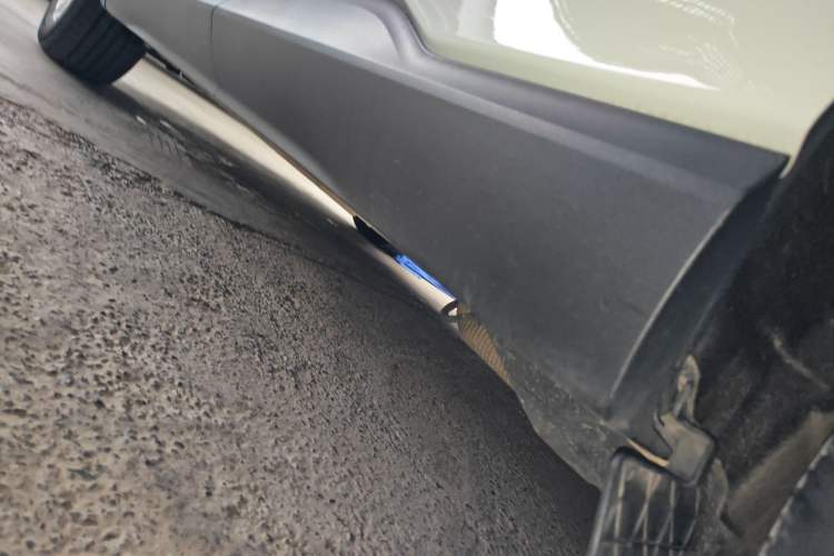 Used Ford Edge 2015 2.0T GTDi Two-Wheel-Drive Elite Edition Left Side Sill