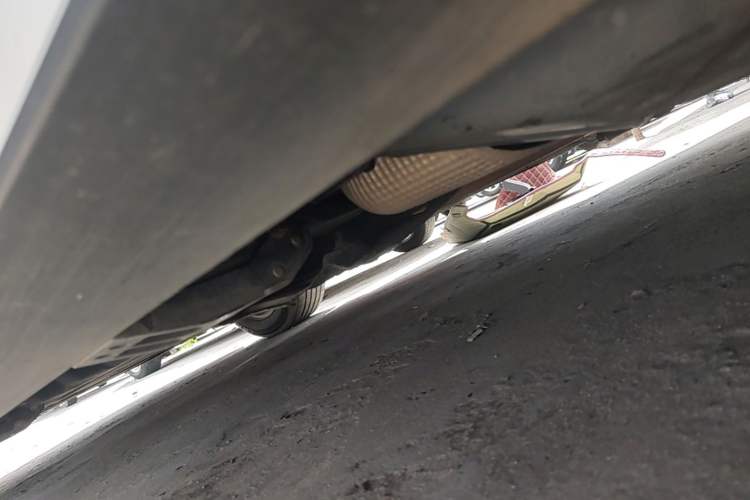 Used Ford Edge 2015 2.0T GTDi Two-Wheel-Drive Elite Edition Left Side Sill