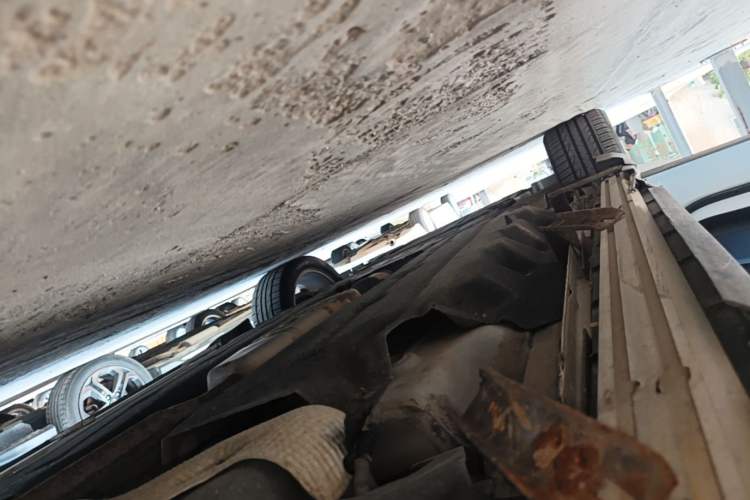 Used Ford Edge 2015 2.0T GTDi Four-Wheel Drive Prestige Model Left Side Sill