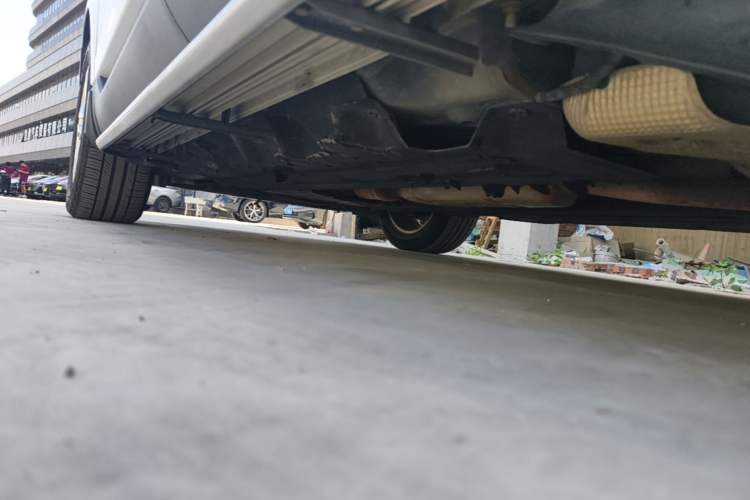 Used Ford Edge 2015 2.0T GTDi Two-Wheel-Drive High-Line Version Left Side Sill