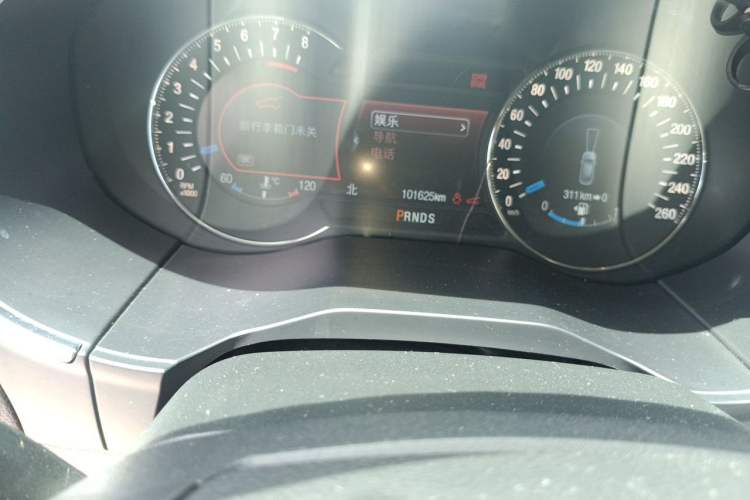Used Ford Edge 2015 2.7T GTDi 4x4 Prestige 7-Seater Odometer Close Up