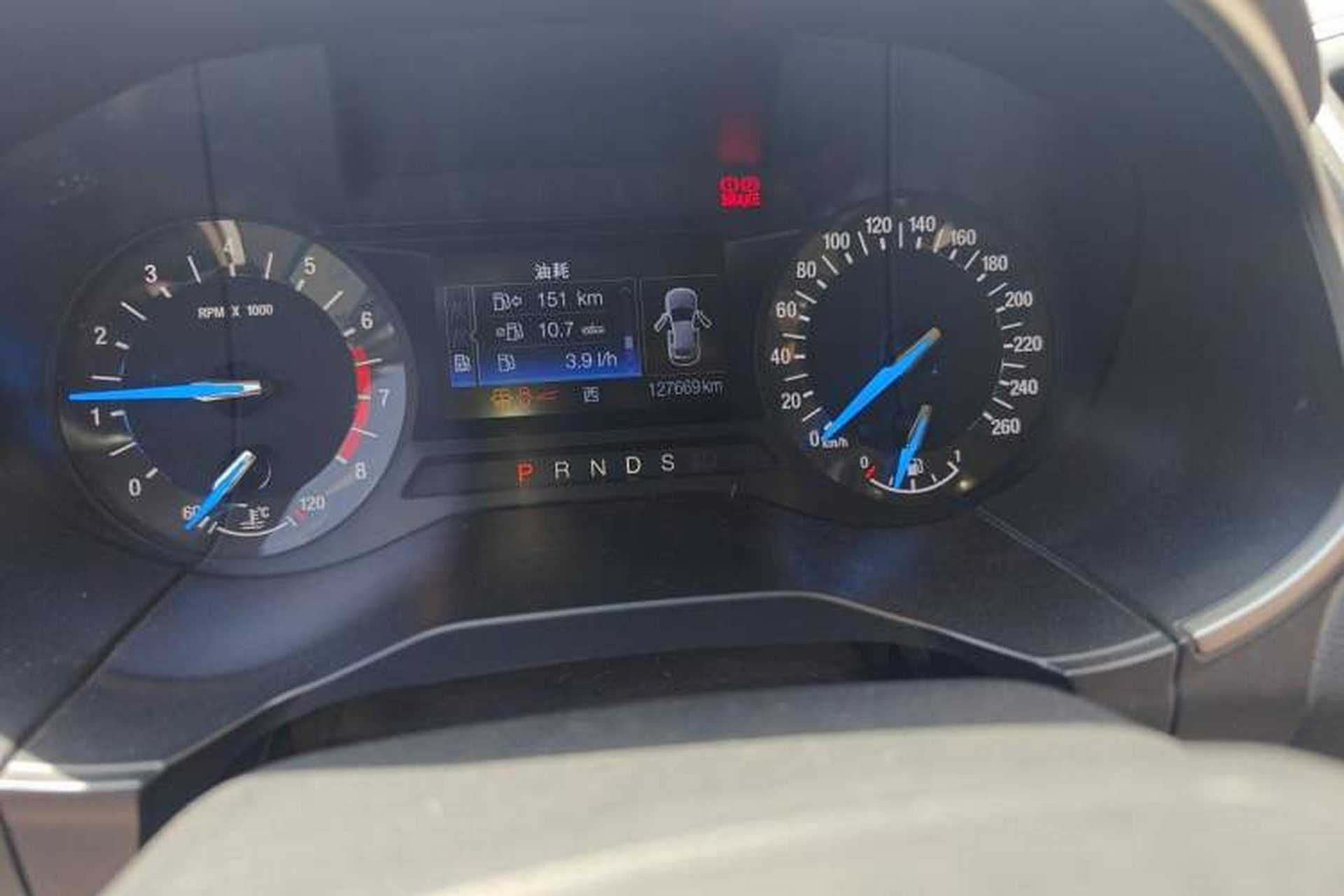 Used Ford Edge 2015 2.0T GTDi Two-Wheel-Drive Elite Edition Odometer Close Up