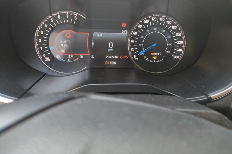 Used Ford Edge 2015 2.0T GTDi Four-Wheel Drive Prestige Model Odometer Close Up