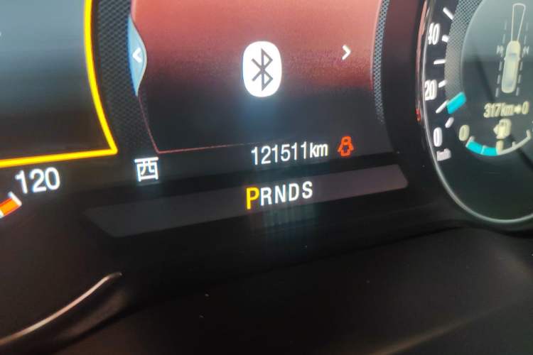 Used Ford Edge 2015 2.0T GTDi Four-Wheel Drive Prestige Model Odometer Close Up
