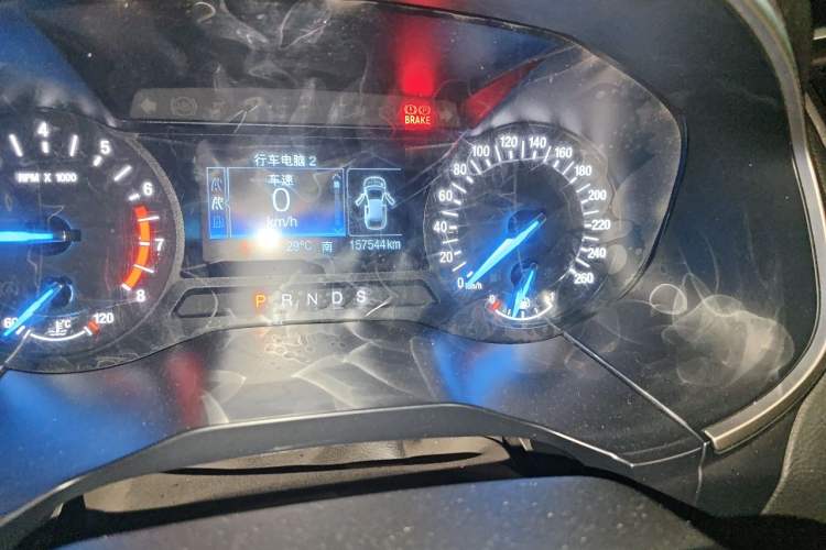 Used Ford Edge 2015 2.0T GTDi Two-Wheel-Drive Elite Edition Odometer Close Up