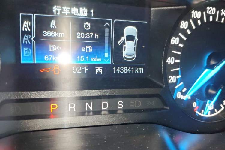 Used Ford Edge 2015 2.0T GTDi Two-Wheel-Drive Elite Edition Odometer Close Up