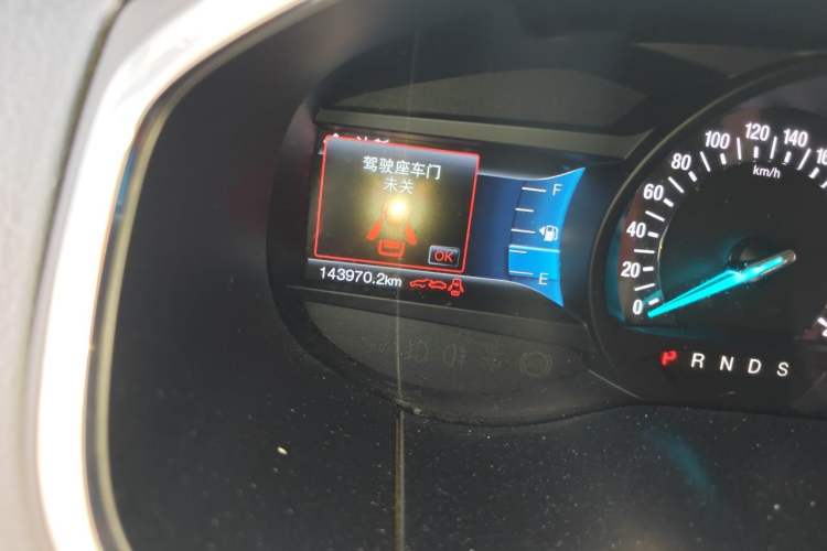 Used Ford Edge 2015 2.0T GTDi Two-Wheel-Drive High-Line Version Odometer Close Up