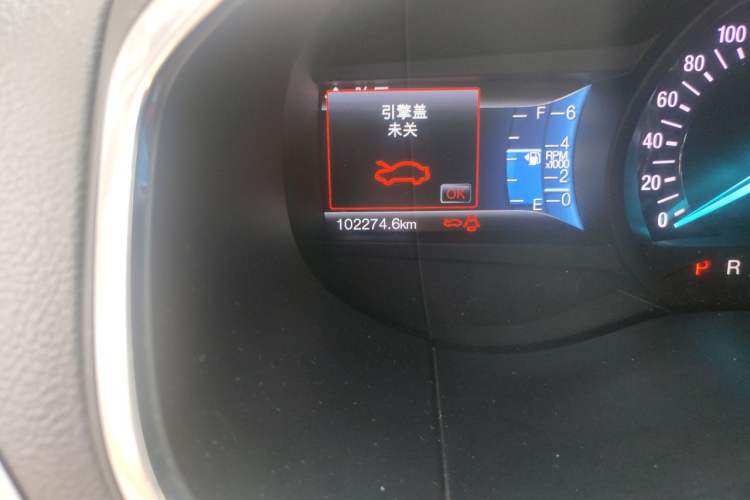 Used Ford Edge 2015 2.0T GTDi 4x4 High-Grade Model Odometer Close Up