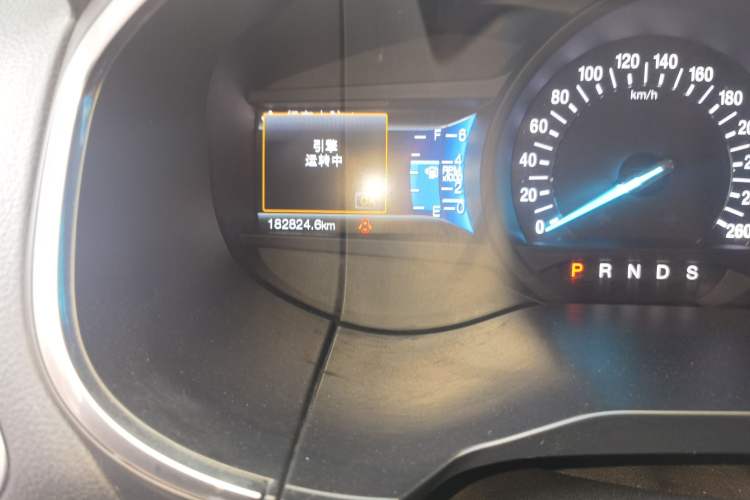 Used Ford Edge 2015 2.0T GTDi 4x4 High-Grade Model Odometer Close Up