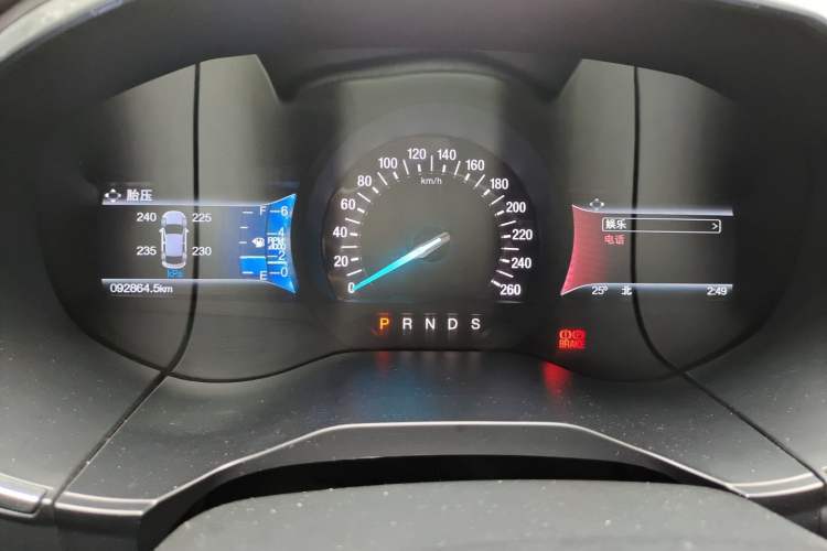 Used Ford Edge 2015 2.0T GTDi Two-Wheel-Drive High-Line Version Odometer Close Up