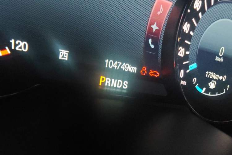 Used Ford Edge 2015 2.0T GTDi Four-Wheel Drive Prestige Model Odometer Close Up