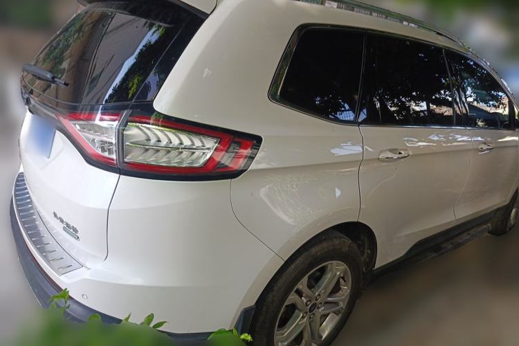 Used Ford Edge 2015 2.0T GTDi Two-Wheel-Drive High-Line Version Rear Right 45 Deg