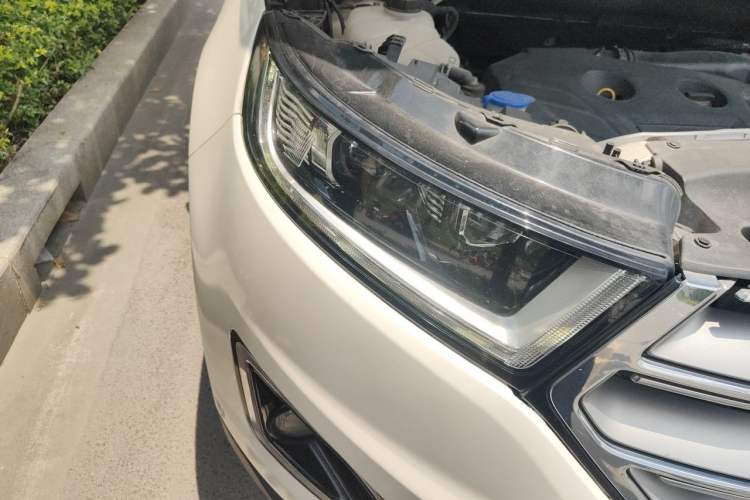 Used Ford Edge 2015 2.0T GTDi Four-Wheel Drive Prestige Model Right Front Headlight