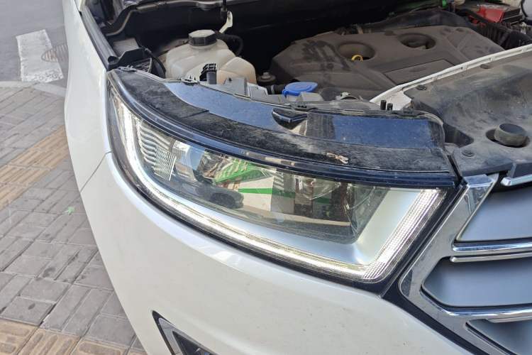 Used Ford Edge 2015 2.0T GTDi 4x4 High-Grade Model Right Front Headlight