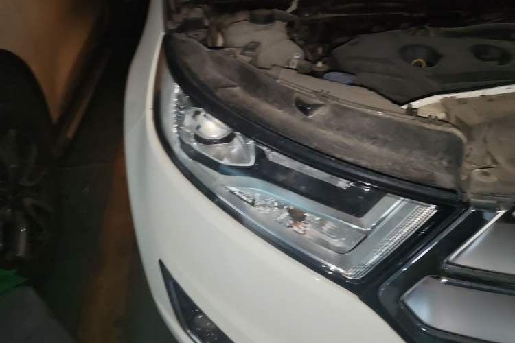 Used Ford Edge 2015 2.0T GTDi Two-Wheel-Drive Elite Edition Right Front Headlight