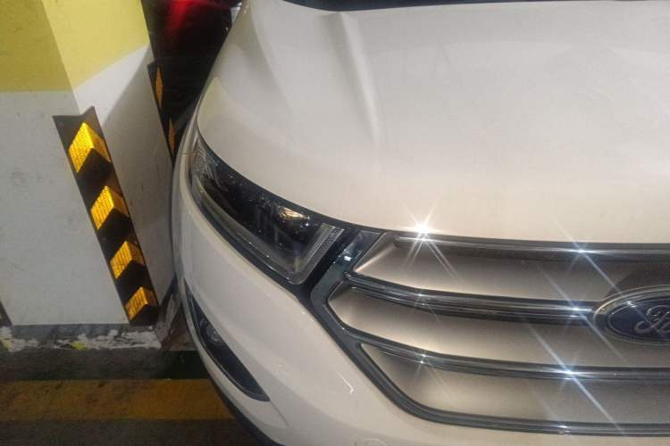 Used Ford Edge 2015 2.0T GTDi Two-Wheel-Drive High-Line Version Right Front Headlight
