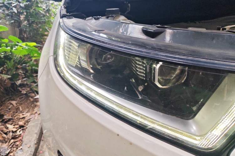 Used Ford Edge 2015 2.0T GTDi 4x4 High-Grade Model Right Front Headlight
