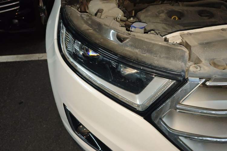 Used Ford Edge 2015 2.0T GTDi Two-Wheel-Drive High-Line Version Right Front Headlight