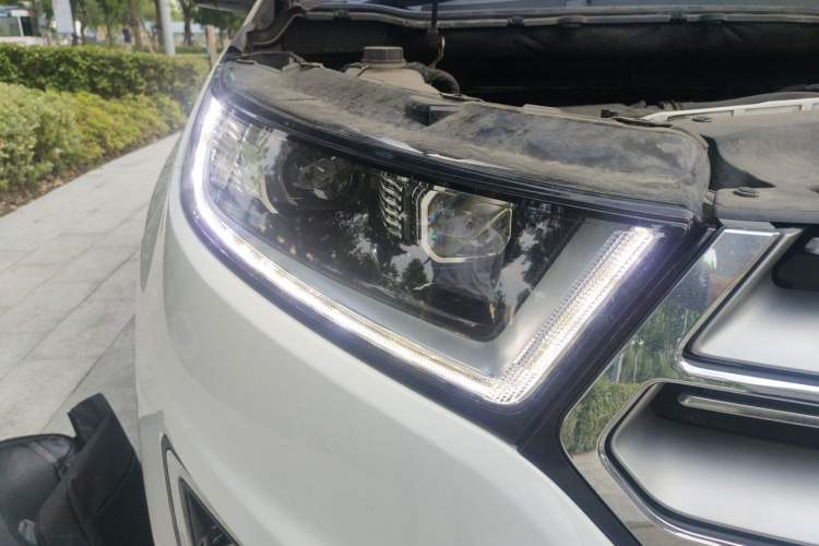 Used Ford Edge 2015 2.0T GTDi 4x4 High-Grade Model Right Front Headlight