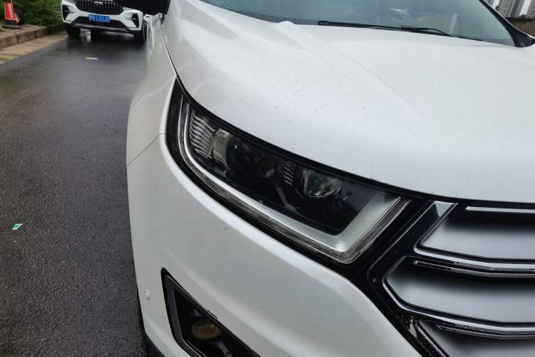 Used Ford Edge 2015 2.0T GTDi 4x4 High-Grade Model Right Front Headlight