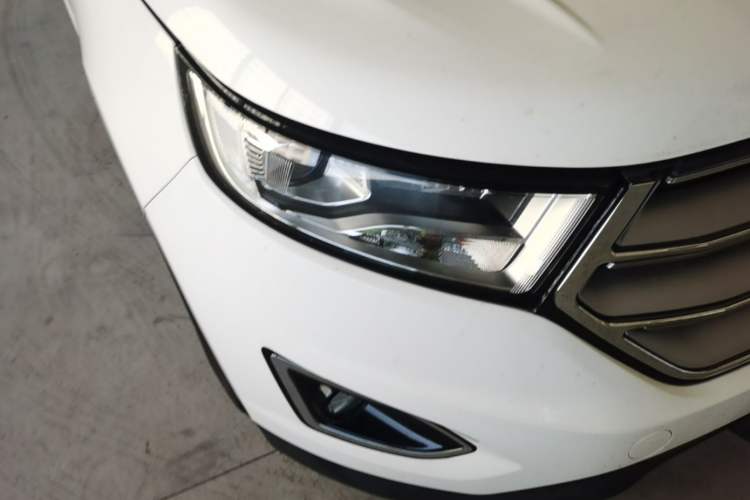 Used Ford Edge 2015 2.0T GTDi Two-Wheel-Drive Elite Edition Right Front Headlight