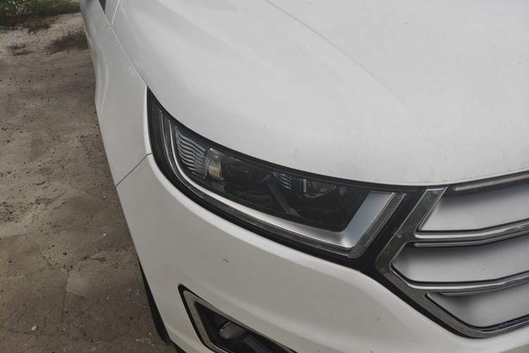 Used Ford Edge 2015 2.0T GTDi Two-Wheel-Drive High-Line Version Right Front Headlight