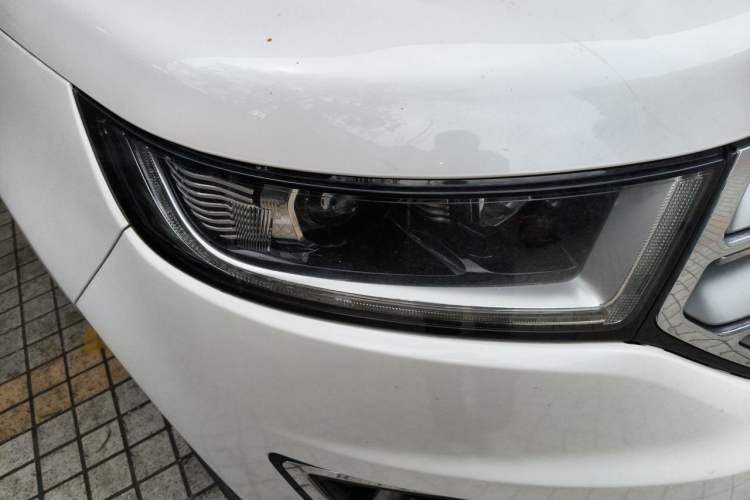 Used Ford Edge 2015 2.0T GTDi 4x4 High-Grade Model Right Front Headlight