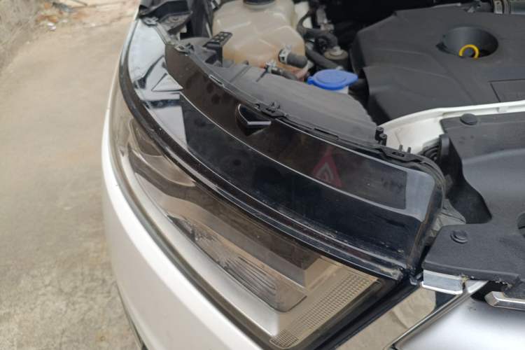 Used Ford Edge 2015 2.0T GTDi Two-Wheel-Drive Elite Edition Right Front Headlight