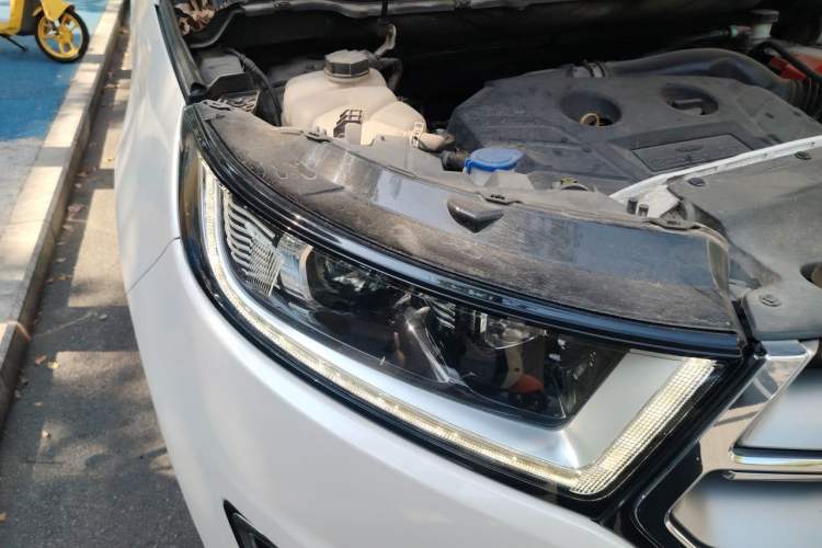 Used Ford Edge 2015 2.0T GTDi Two-Wheel-Drive High-Line Version Right Front Headlight