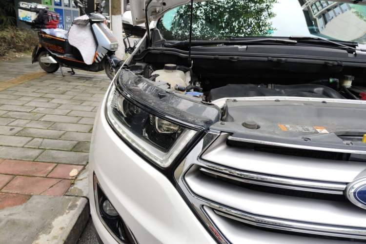 Used Ford Edge 2015 2.0T GTDi Four-Wheel Drive Prestige Model Right Front Headlight