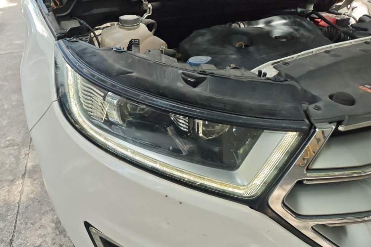 Used Ford Edge 2015 2.0T GTDi 4x4 High-Grade Model Right Front Headlight