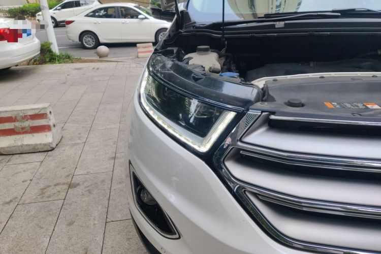 Used Ford Edge 2015 2.0T GTDi Four-Wheel Drive Prestige Model Right Front Headlight