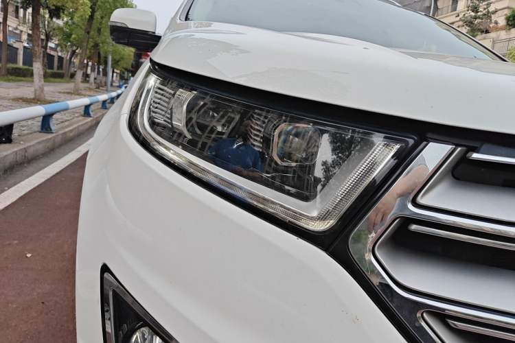 Used Ford Edge 2015 2.7T GTDi 4x4 Prestige 7-Seater Right Front Headlight