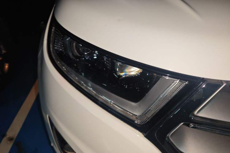 Used Ford Edge 2015 2.0T GTDi Four-Wheel Drive Prestige Model Right Front Headlight