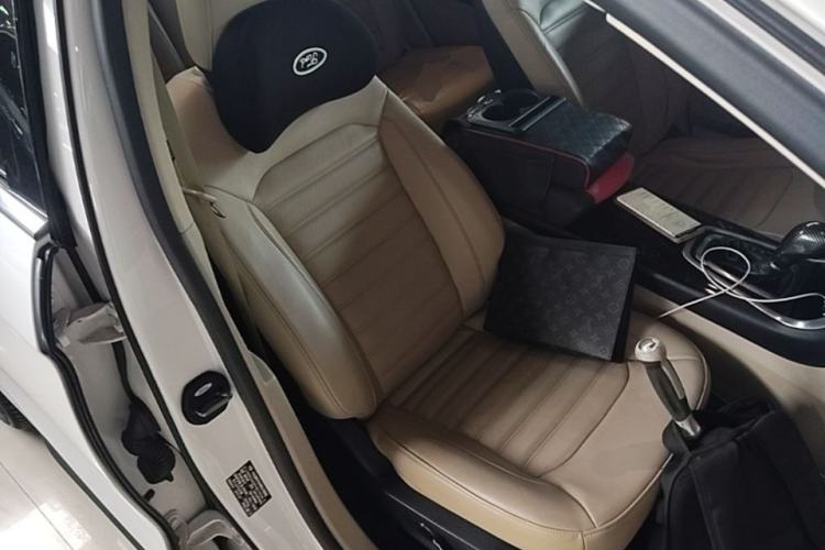 Used Ford Edge 2015 2.0T GTDi 4x4 High-Grade Model Right Front Seat
