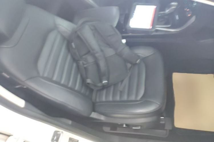 Used Ford Edge 2015 2.0T GTDi 4x4 High-Grade Model Right Front Seat