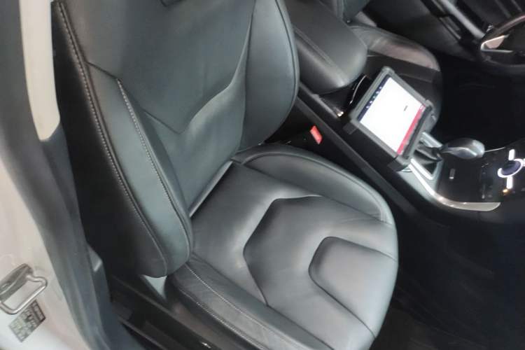 Used Ford Edge 2015 2.7T GTDi 4x4 Prestige 7-Seater Right Front Seat