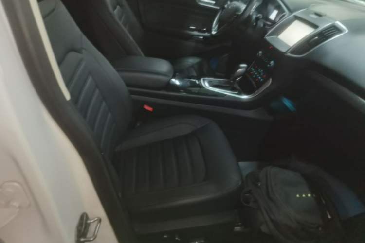 Used Ford Edge 2015 2.0T GTDi 4x4 High-Grade Model Right Front Seat