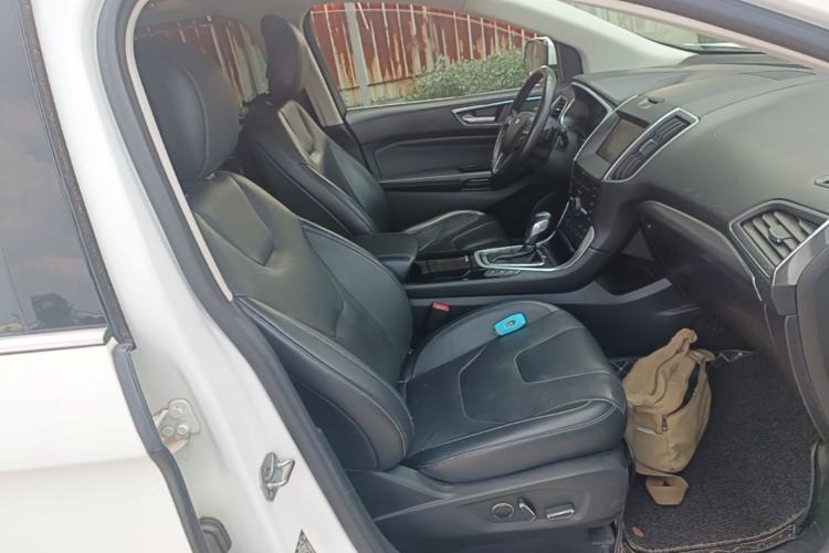 Used Ford Edge 2015 2.0T GTDi Four-Wheel Drive Prestige Model Right Front Seat