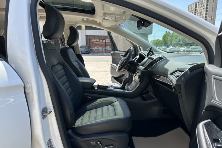 Used Ford Edge 2015 2.0T GTDi 4x4 High-Grade Model Right Front Seat