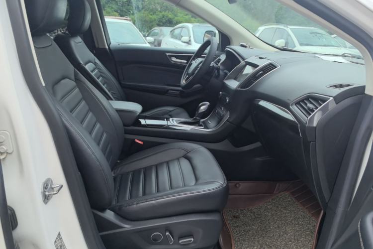 Used Ford Edge 2015 2.0T GTDi Two-Wheel-Drive High-Line Version Right Front Seat