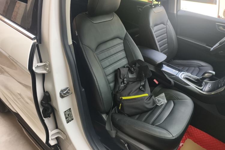 Used Ford Edge 2015 2.0T GTDi Two-Wheel-Drive High-Line Version Right Front Seat